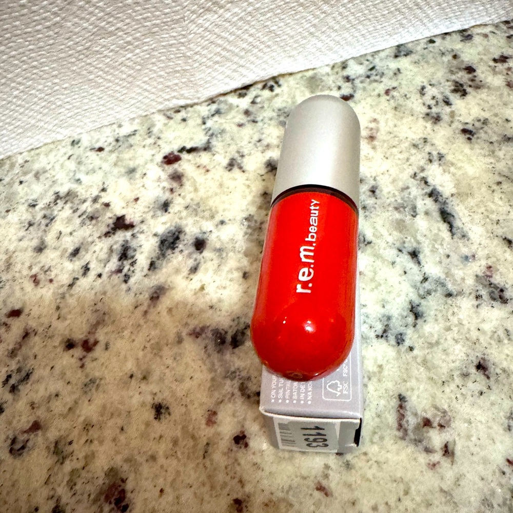 NIB! r.e.m. beauty Lipstick in shade Topless
